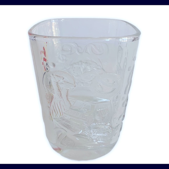 Disney Animal Kingdom 2000 Celebration Glass EUC - Picture 4 of 6